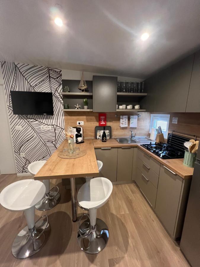 Mobile Homes Malu บีโอกราดนาโมรู ภายนอก รูปภาพ