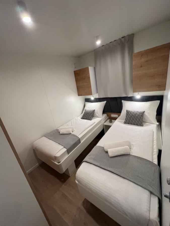 Mobile Homes Malu บีโอกราดนาโมรู ภายนอก รูปภาพ
