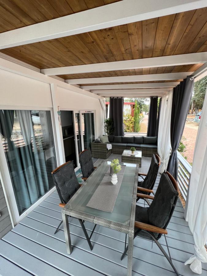 Mobile Homes Malu บีโอกราดนาโมรู ภายนอก รูปภาพ